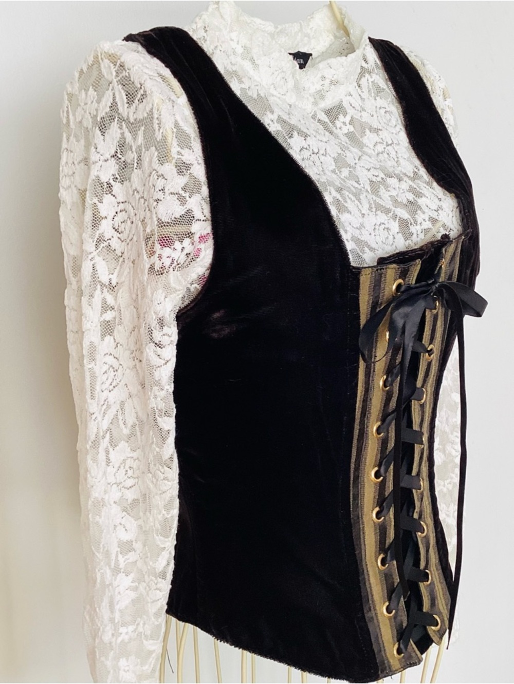 Vintage Lace Up Vest Black Velvet - Picture 2 of 8